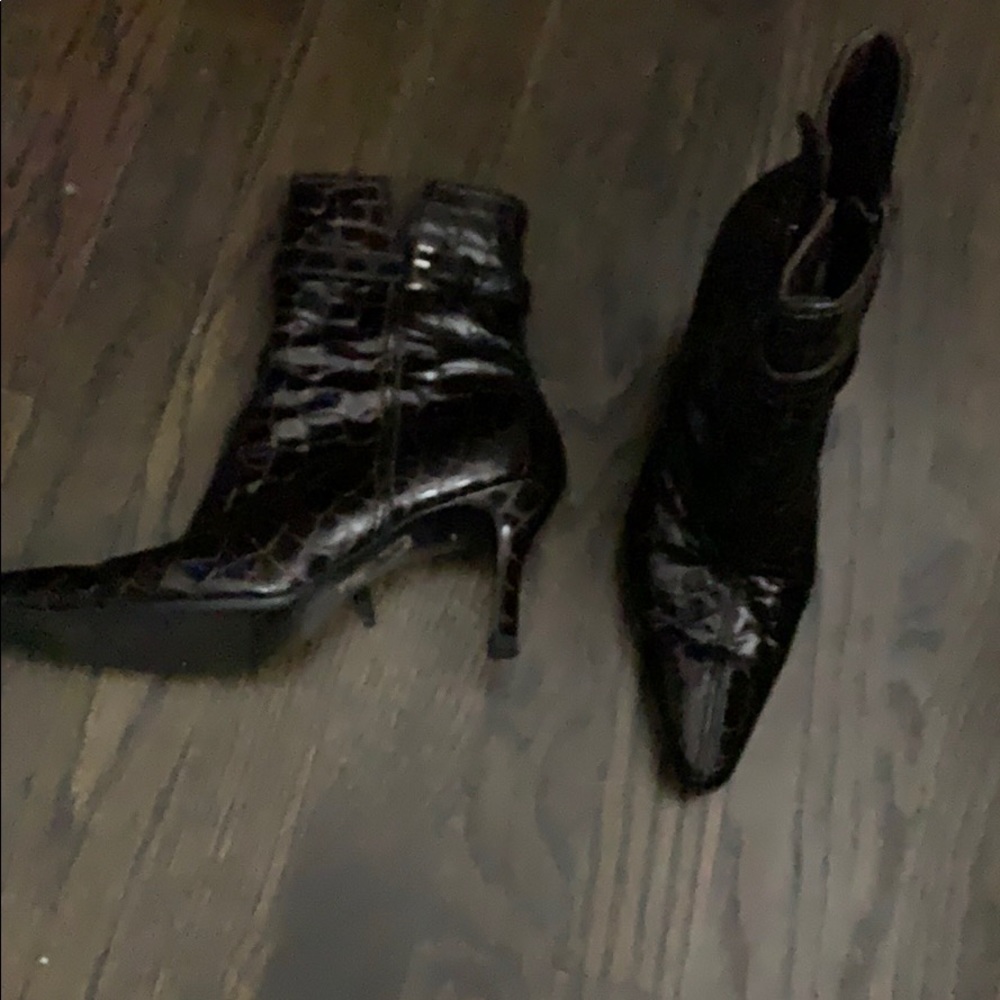 EUC stuart weitzman brown bootie